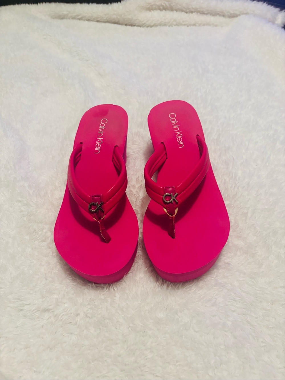 Calvin Klein Meena Wedge Flip Flop Sandals Pink